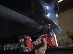 MILWAUKEE Vyhadzovacia pru�ina a�pr�tla�n� skrutka � 1ks