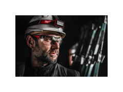 MILWAUKEE Ochrann� okuliare ��re - odolnos� proti po�krabaniu a zahmlievaniu