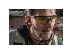 MILWAUKEE Ochrann� okuliare odoln� proti po�kriabaniu - �lt�