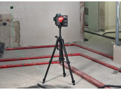 MILWAUKEE Kompaktn� laserov� stat�v s d�kou 1,2 metra