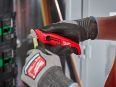 MILWAUKEE N�� s v�suvn�m ostr�m