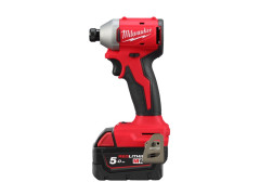 MILWAUKEE M18 Kompaktn� bezuhl�kov� r�zov� u�ahov�k s 3 r�chlos�ami, s 2xM18B5, M12-18FC & balen� v kufr�ku, verzia E� M18 BLIDR-502X EU