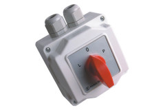 Va�kov� vyp�na� reverzn� (L-0-P) 25A